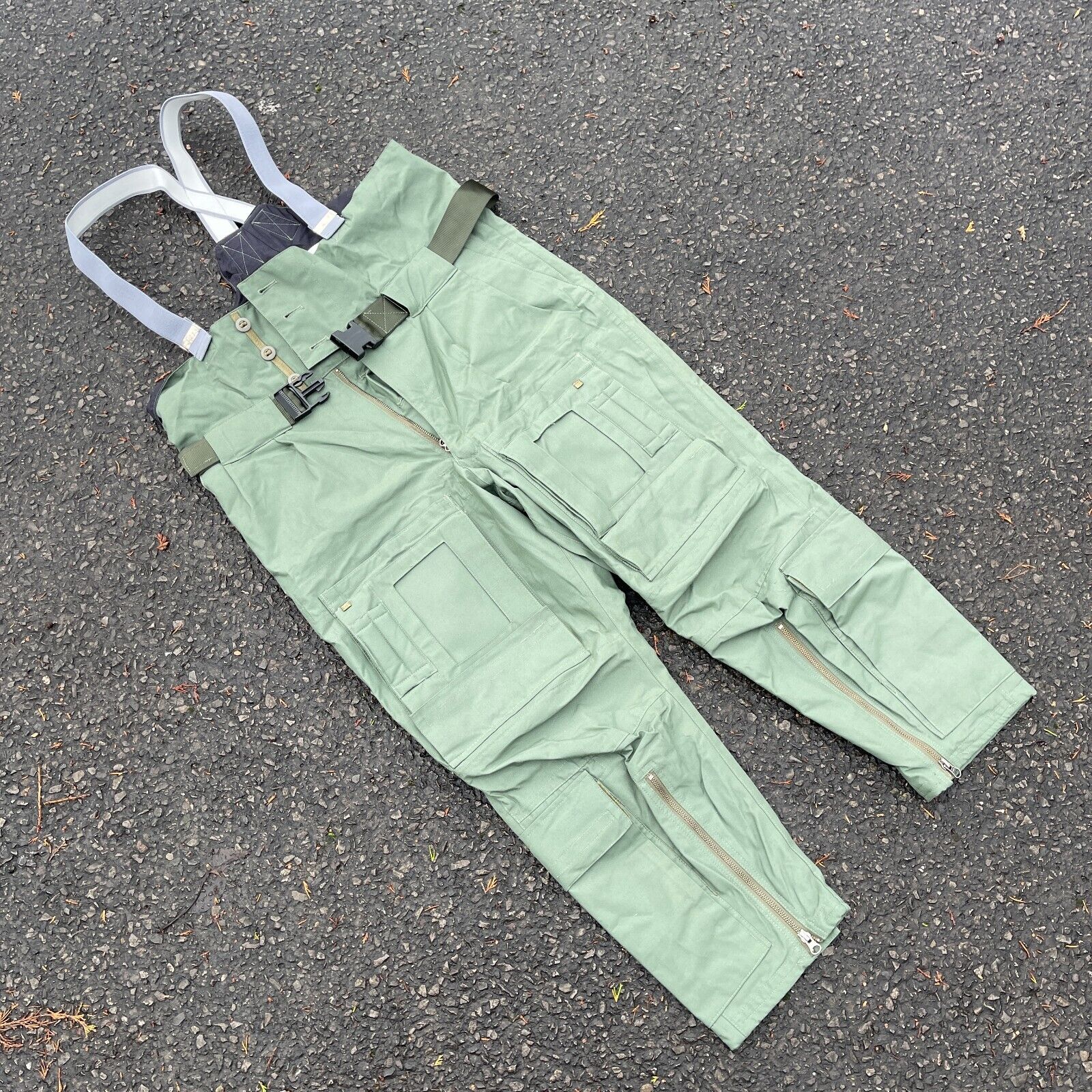 RAF Surplus Issue Green Ballyclare Cold Weather Trousers Gore-Tex Mk.4A FR UK