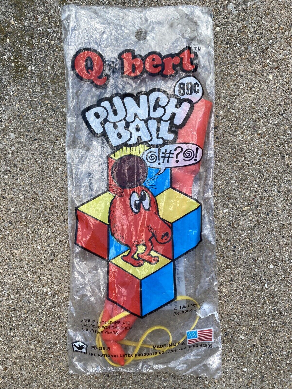 VINTAGE TOY  Q*Bert  PUNCH BALL NEW OLD STOCK GOTTLIEB  Red 1983