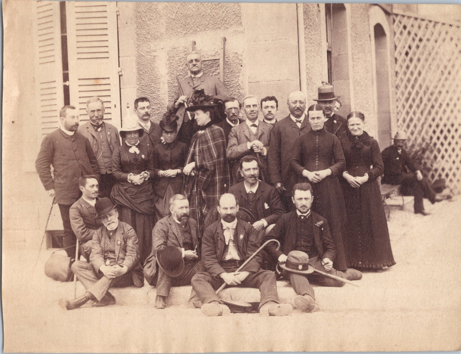 France, Auvergne, visitors to the Château de Murol, vintage print, ca.1880 print run v