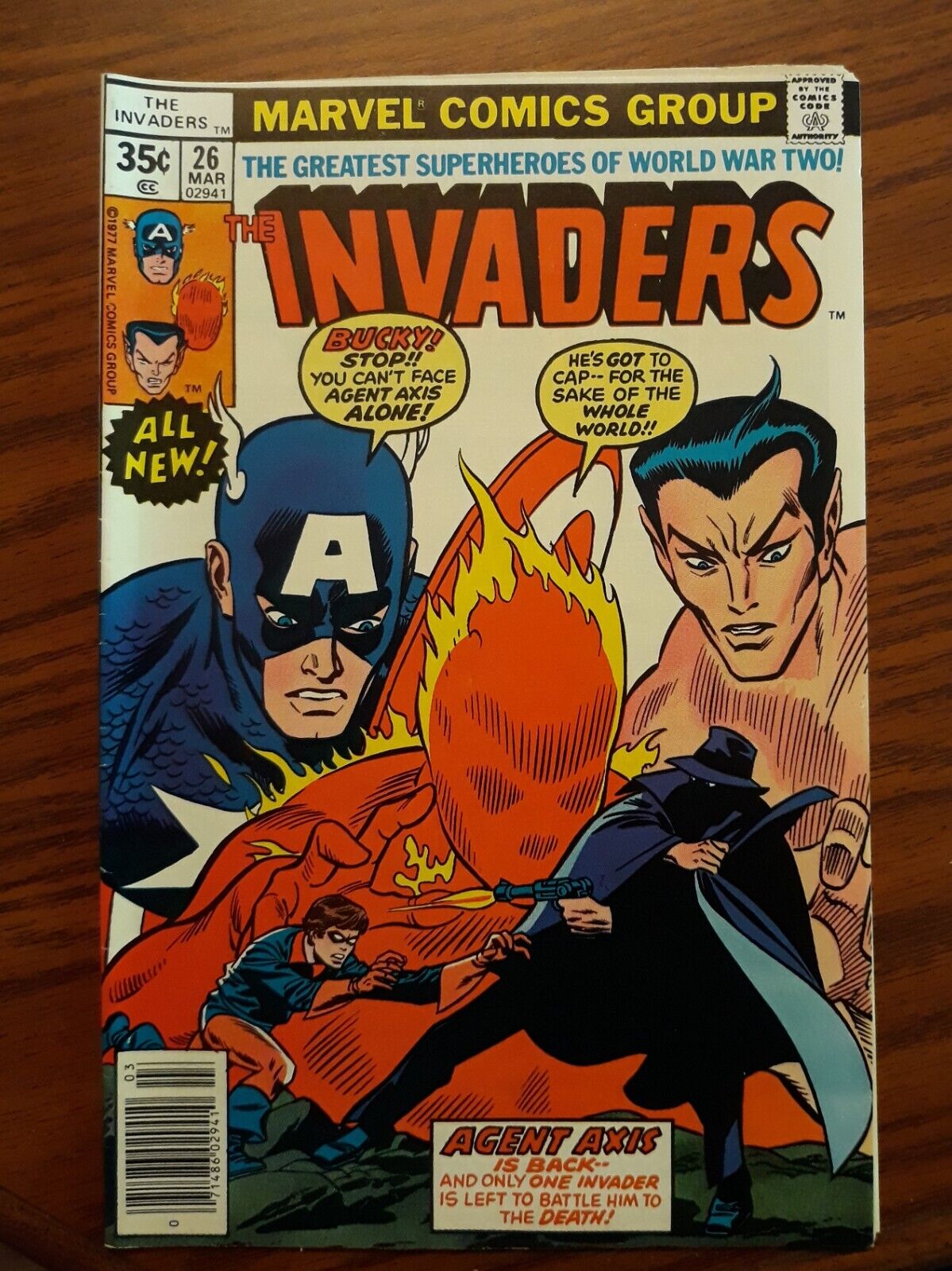 The Invaders #18 (July 1977, Marvel Comics) The GREATEST SUPERHEROES OF WORLD II