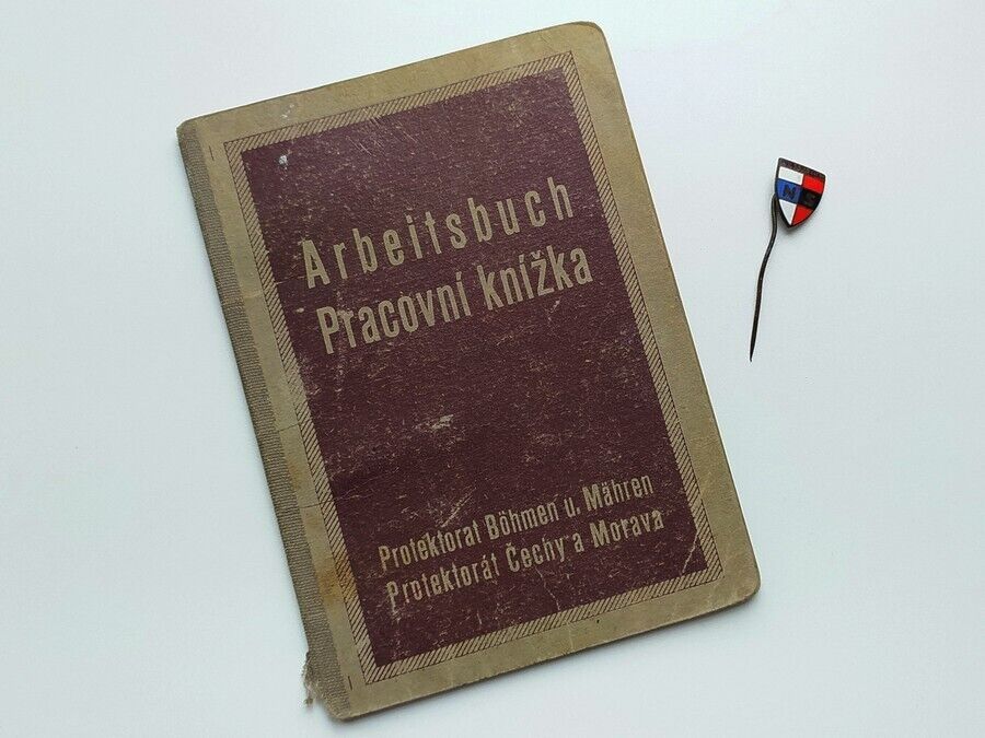 German WW2 ID card Employment Record Book - Arbeitsbuch + badge 1941 Zlin Bata