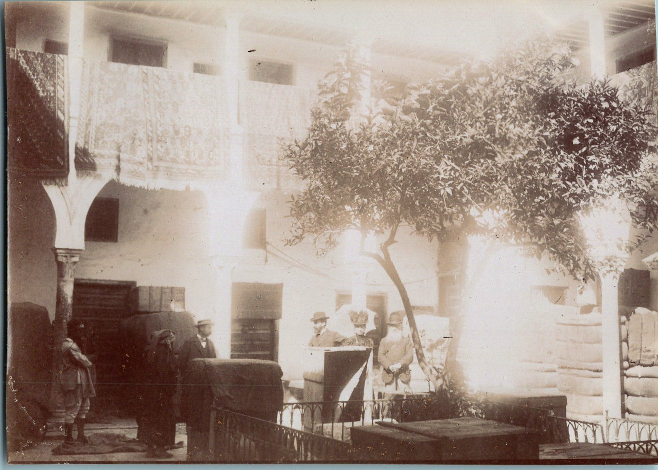 Tunisia, Tunis, Slave Market, Vintage Print, circa 1885 Vintage Print le