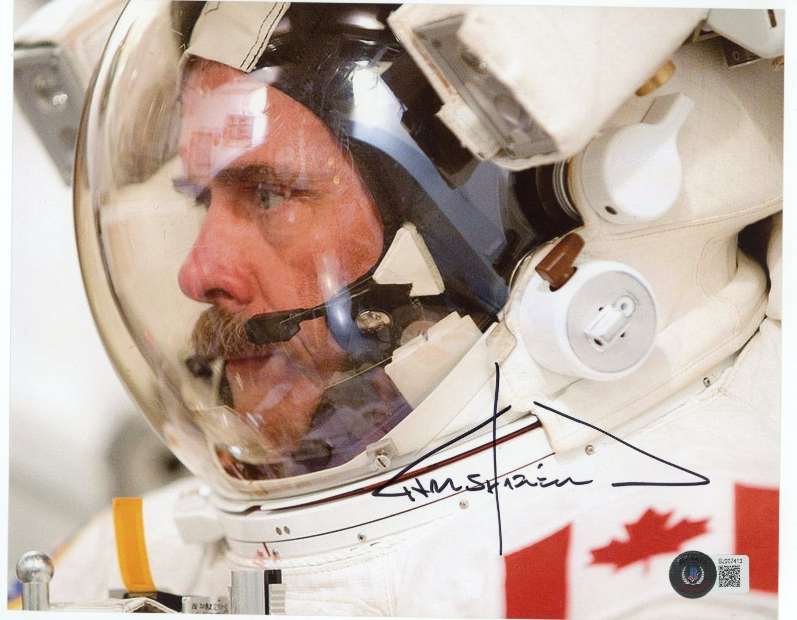 CHRIS HADFIELD Signed 8X10 Photo - NASA Canadian Astronaut STS 74 100 - BECKETT