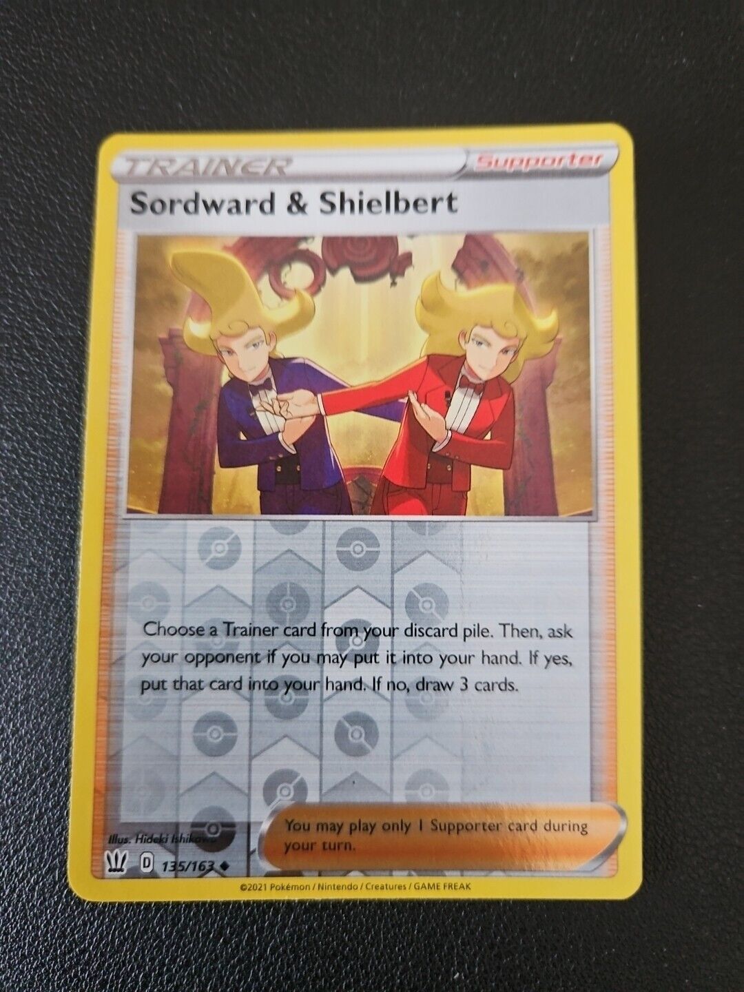 Sordward & Shielbert 135/163 Pokemon Card SWSH Battle Styles Reverse HOLO FOIL