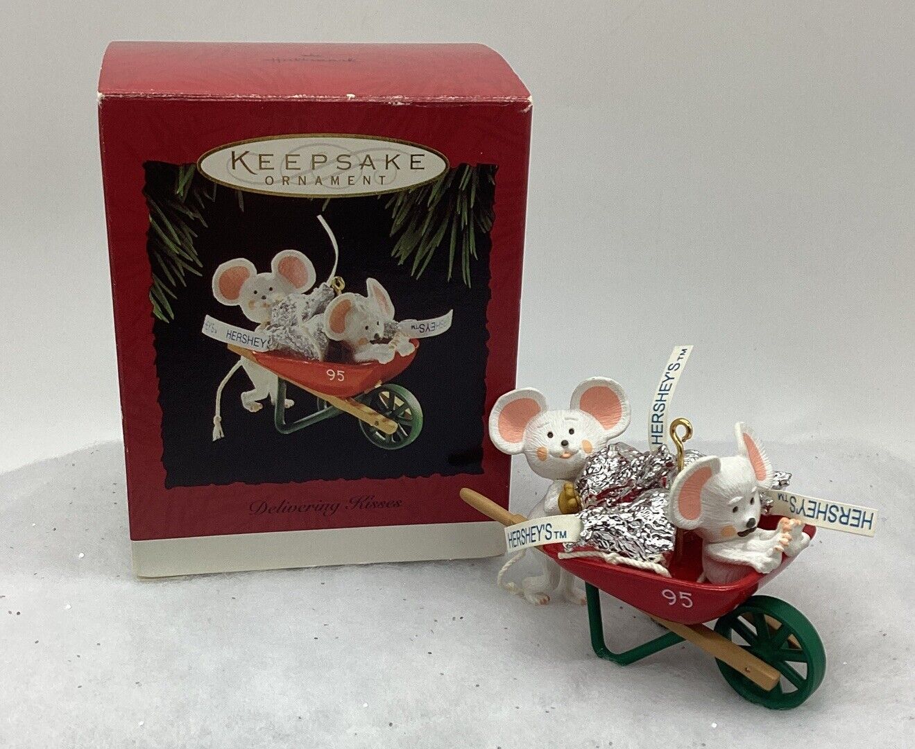 VTG Hallmark Keepsake 1995 Hershey Mice Delivering Kisses Ornament Pre-owned IOB
