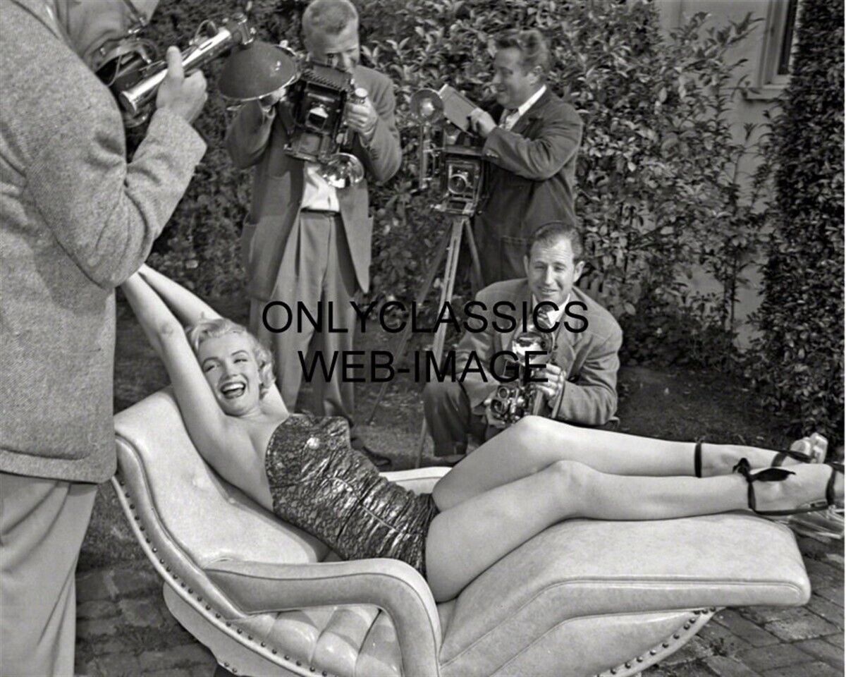 1951 SEXY MARILYN MONROE STRETCHING OUT CAMERAS FLASHING 8X10 PHOTO BUSTY PINUP
