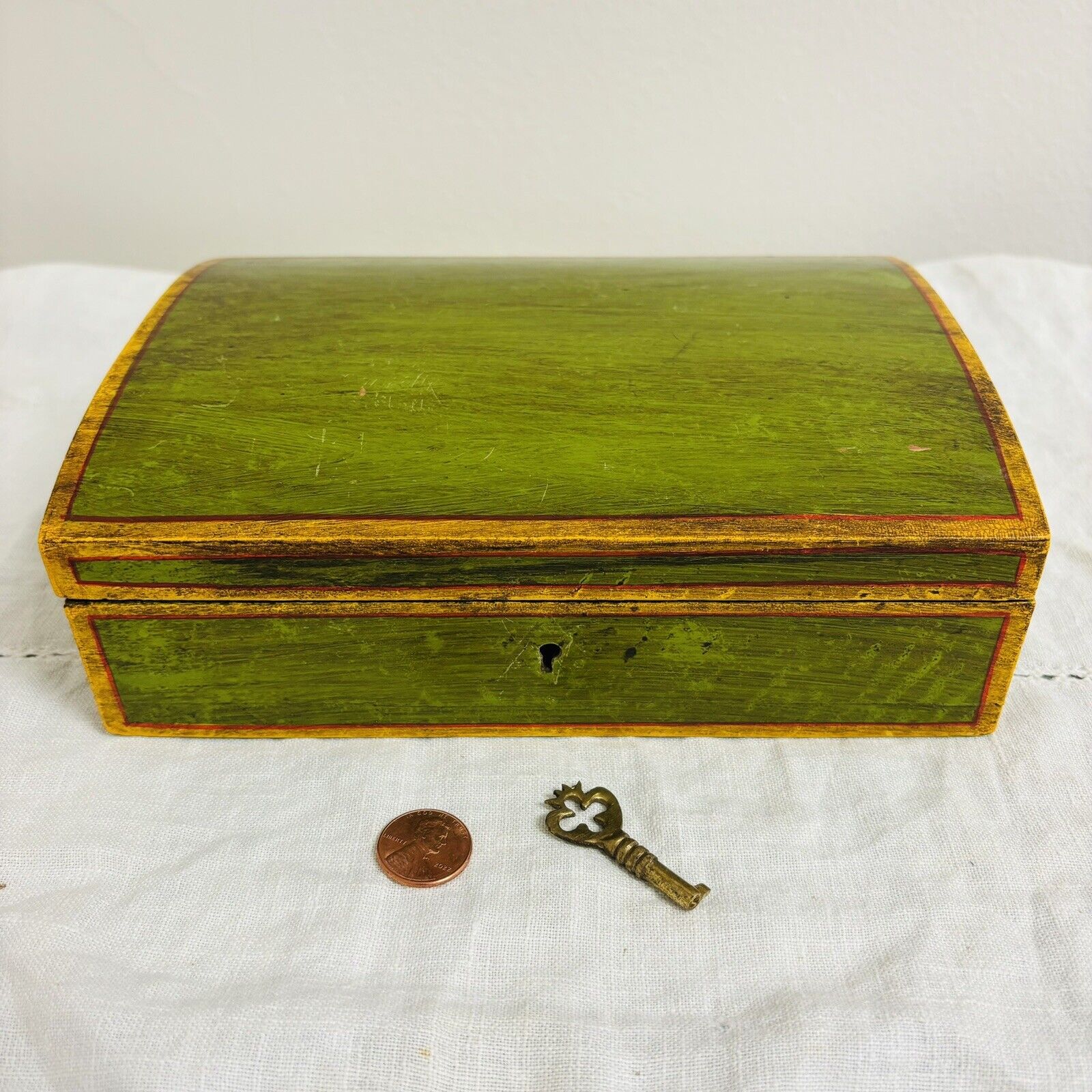 VTG Foreside Solid Wood Trinket Box w/ Key Hinged Primitive Hand Painted