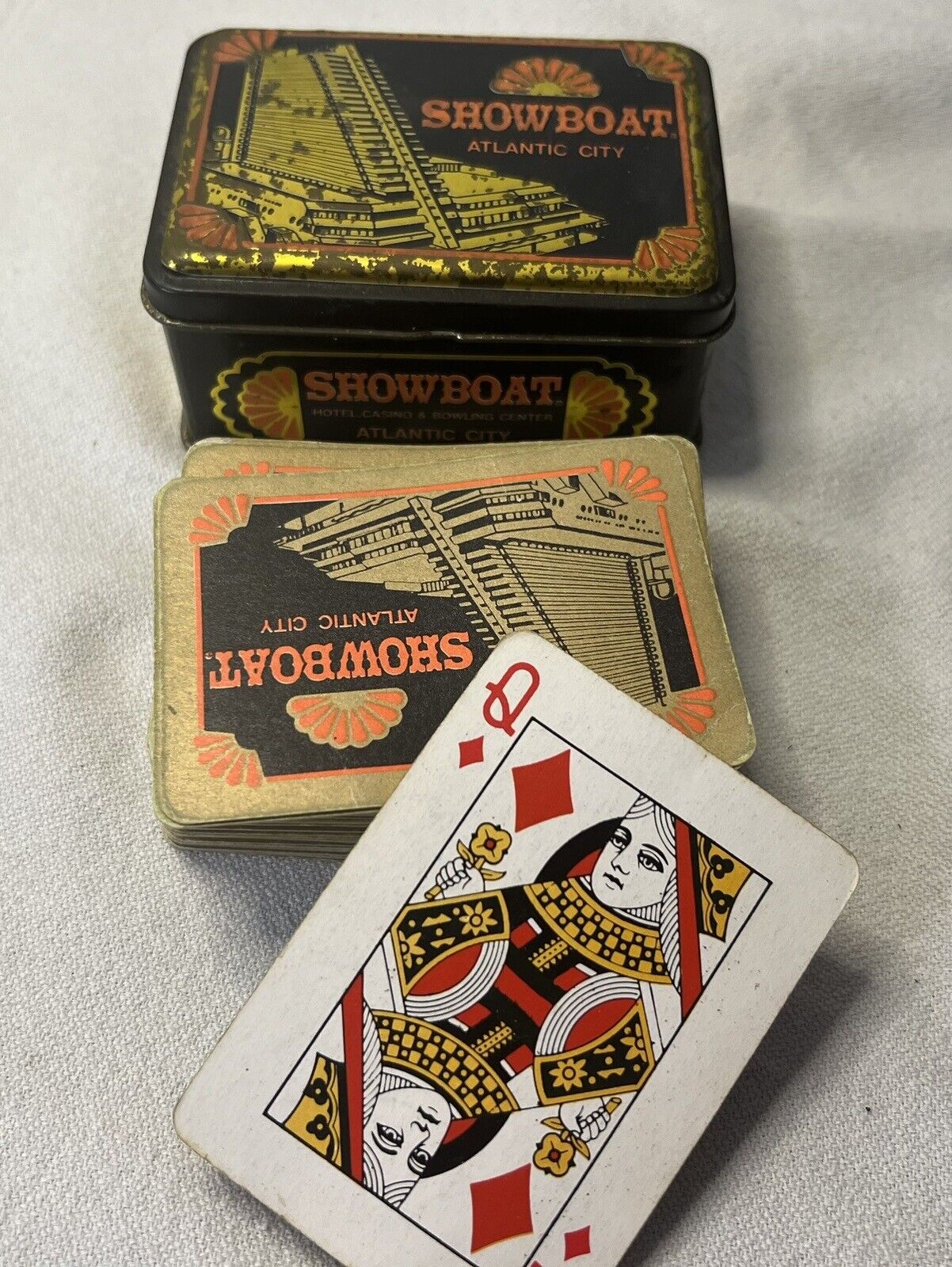 Vintage 1960s Tin  Playing Cards Showboat Atlantic City Wayne Ocean 11