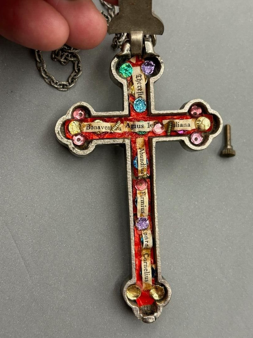 + Vintage Reliquary Mission Cross w/ 8 Relics Inside, Bonaventure, Juliana (CU4)