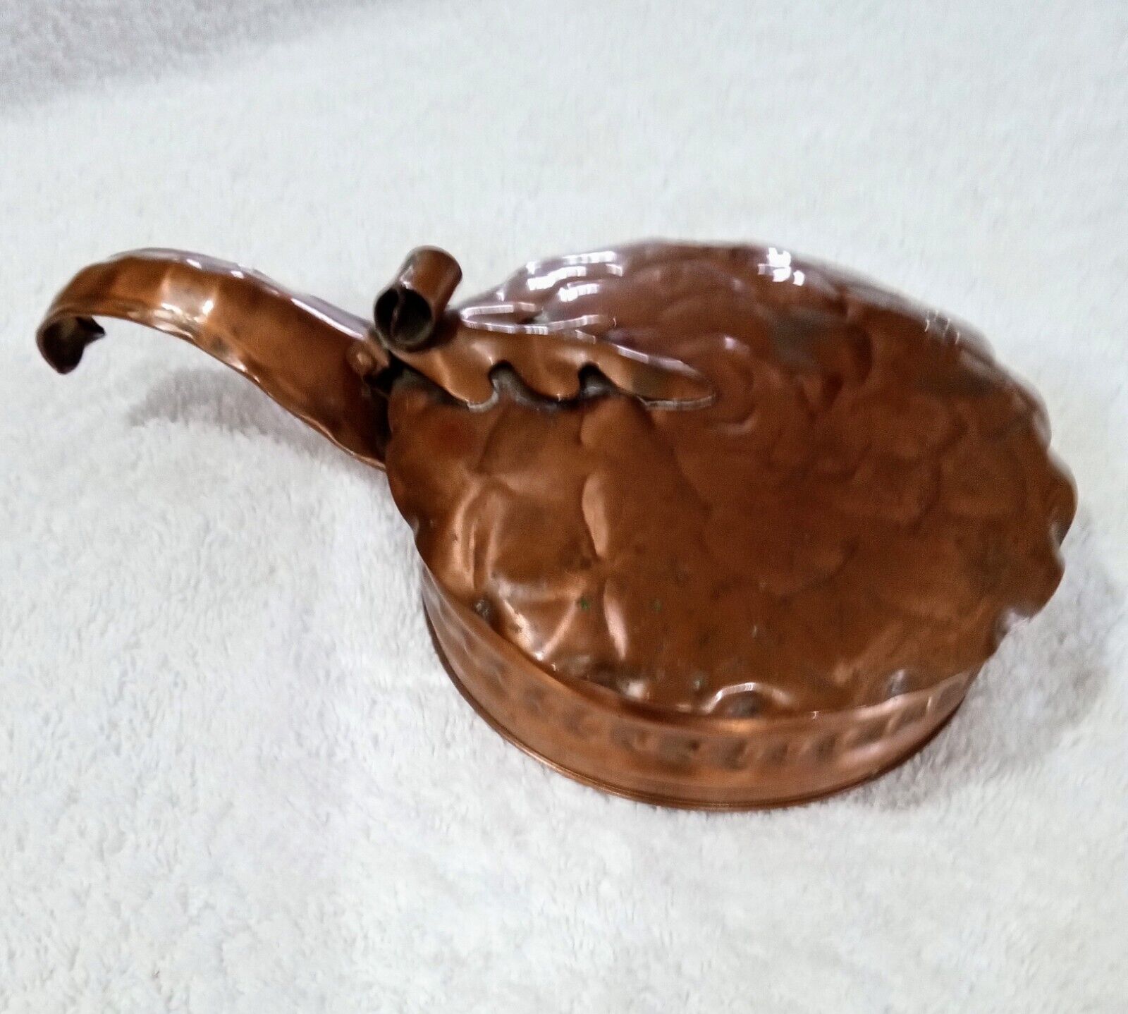 Vintage Gregorian Hand Hammered Copper Silent Butler Ash & Crumb Keeper Signed