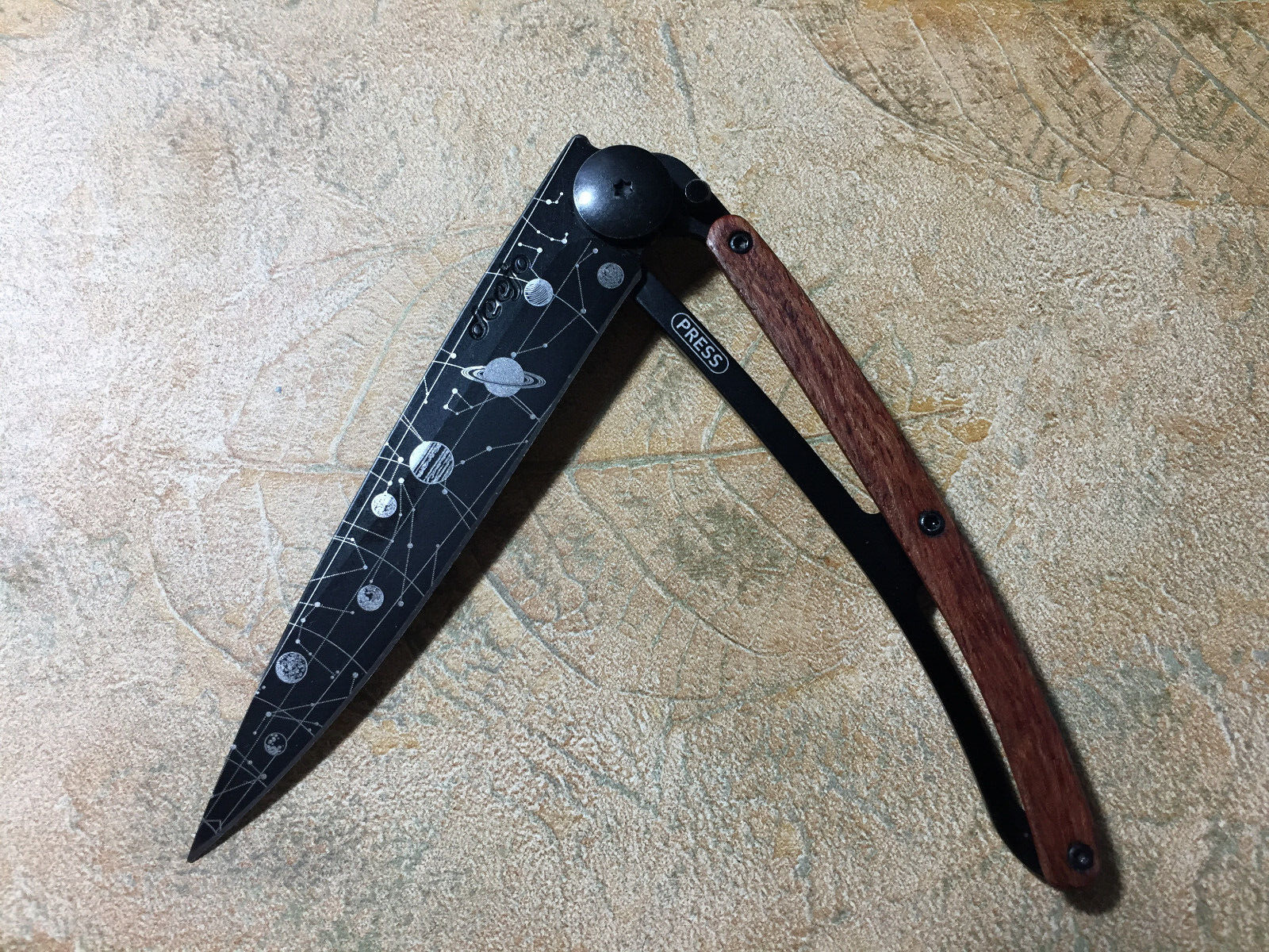 Deejo Black Blade Wood Handle Folding Pocket Knife