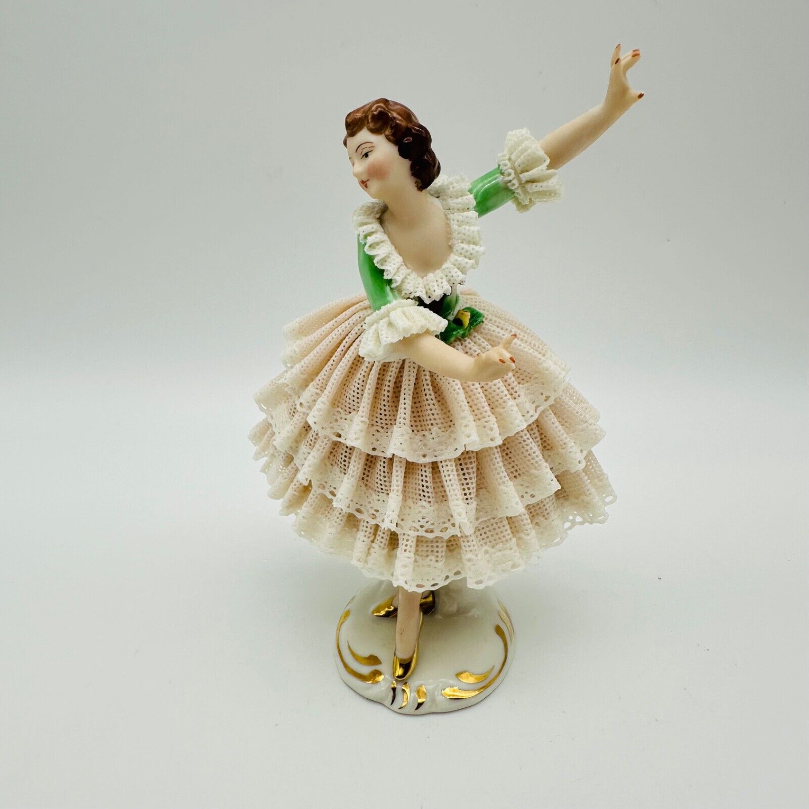 Antique Dresden Germany Lace Porcelain Figurine Lady Ballerina Dancing 5'' High.
