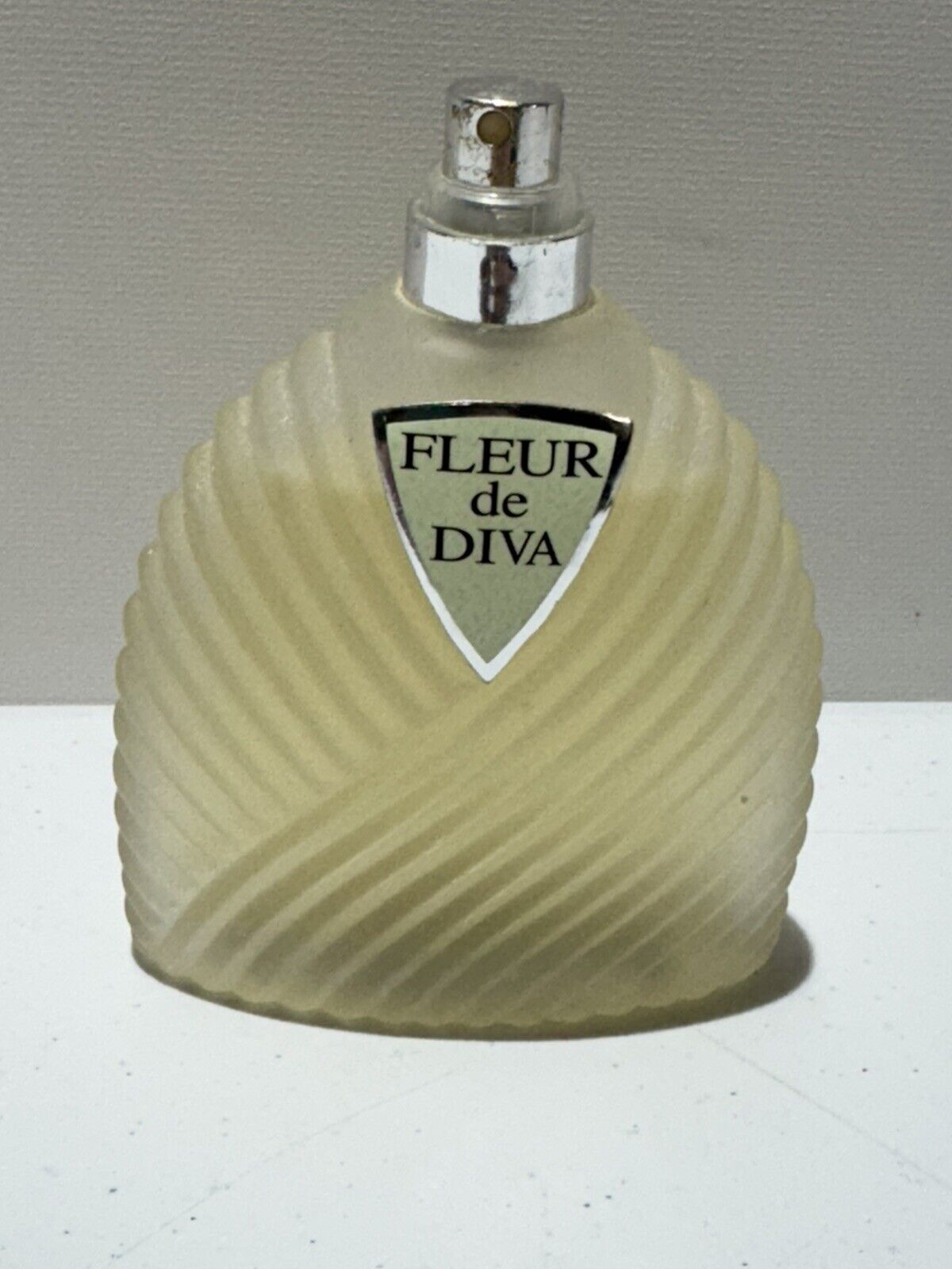 Vintage Fleur Diva Emanuel Ungaro Eau De Toilette 3.4 fl oz Bottle