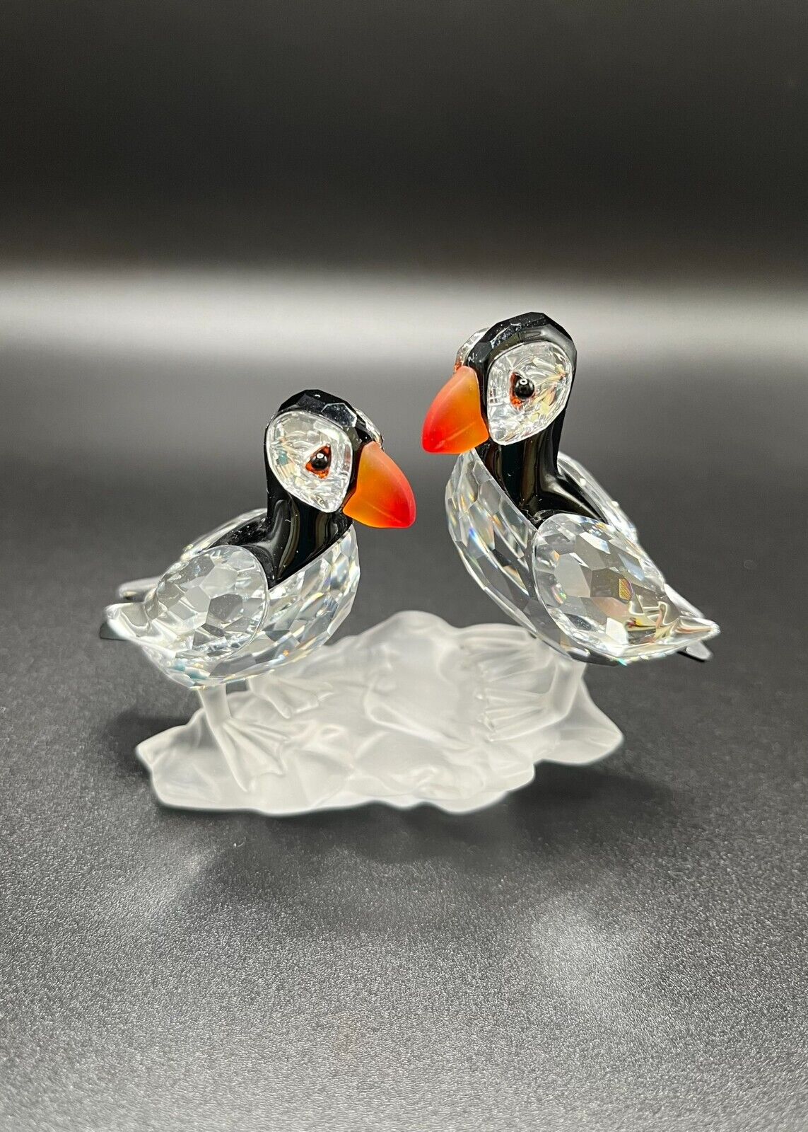Swarovski Crystal Pair Of Puffins Figurine On Frosted Base 261643