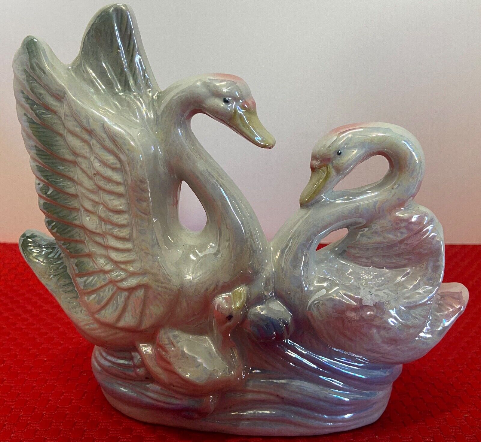 Excellent Vintage Zhongguo Zhi Zao, Porcelain 3 Swans Figurine. Red China Stamp