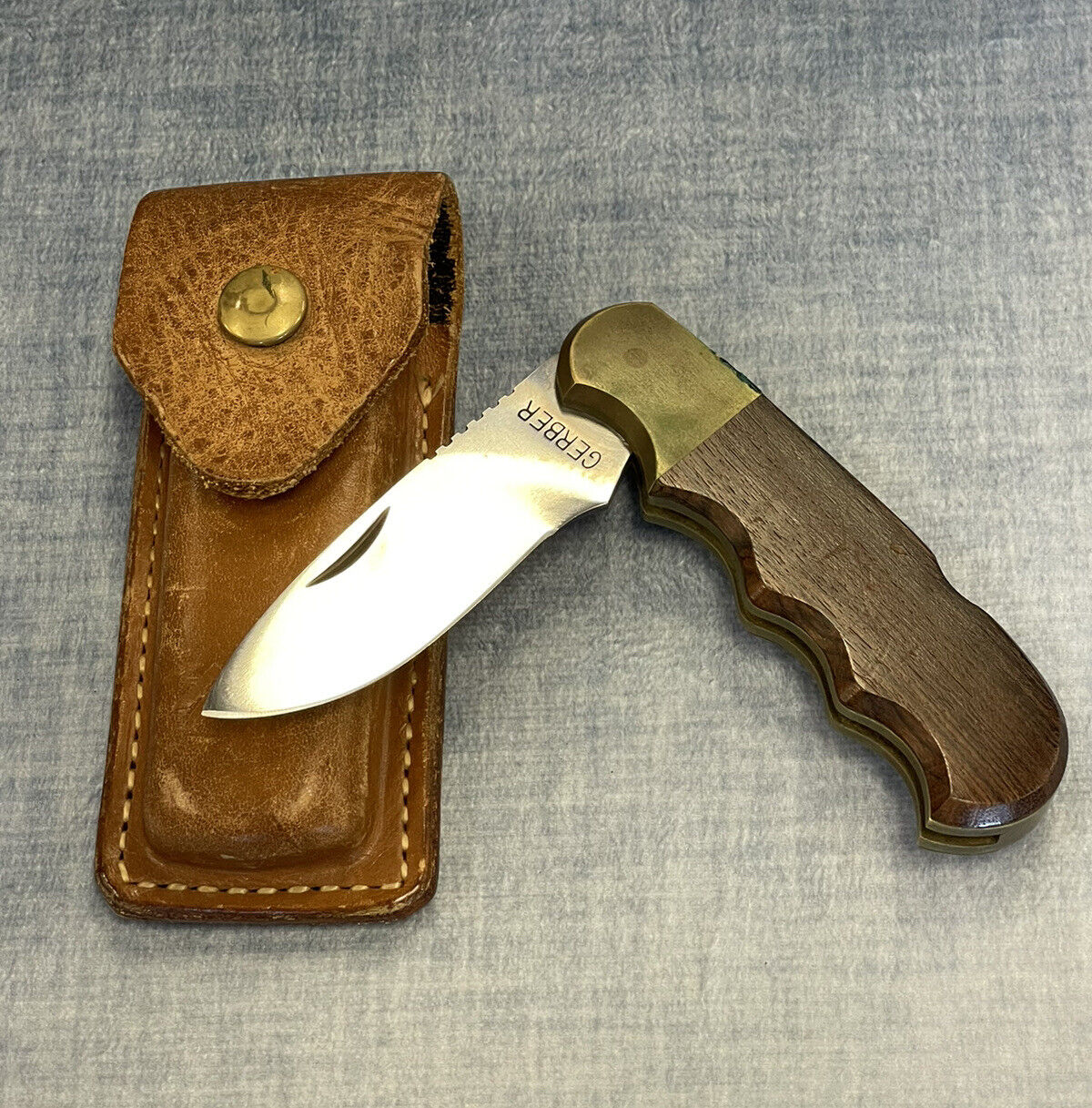 Vintage Gerber Knives Magnum Folding Hunter w/Sheath *E4