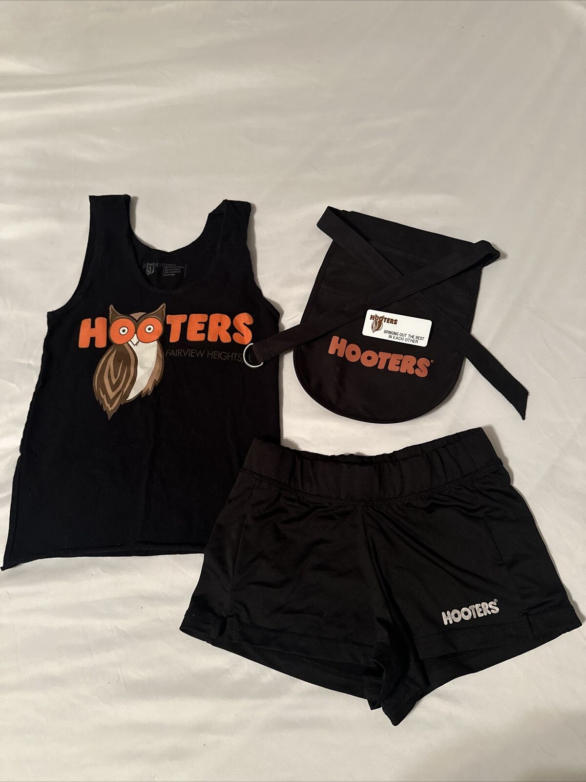 HOOTERS BLACK UNIFORM TANK & SHORTS. FULL COMPLETE SET POUCH & NAME TAG. SIZE XS