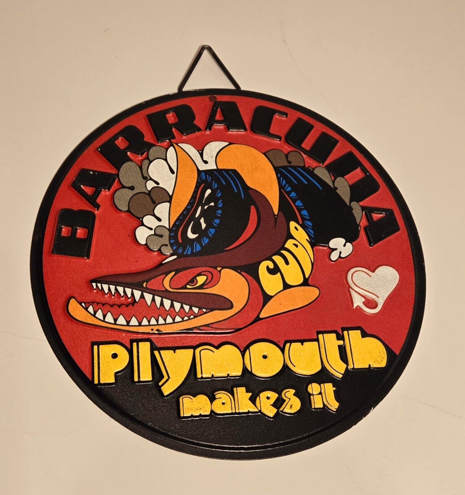 Barracuda Plymouth Makes it Round Retro Style Garage Metal Auto Wall Sign NEW 