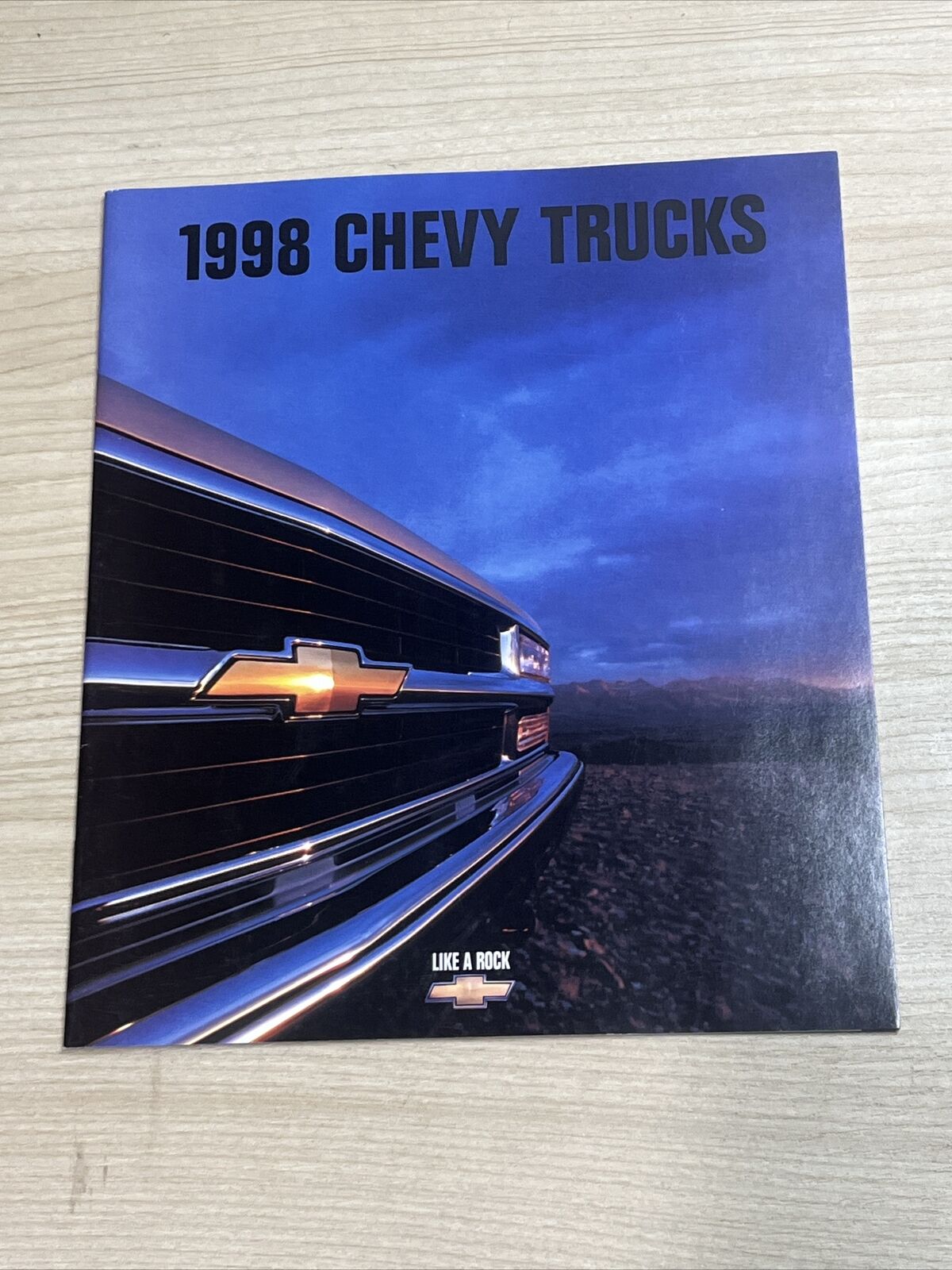 1998 Chevrolet Truck 28-page Sales Brochure Catalog - Silverado Tahoe S-10
