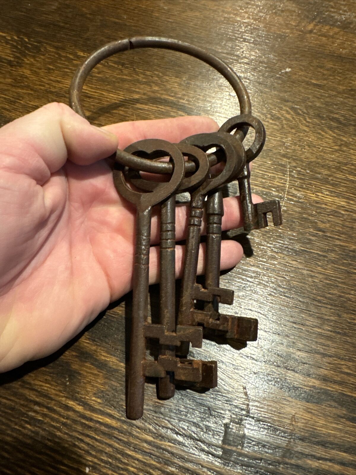 Victorian Master Door Cast Iron Skeleton Jailer Key Ring x5 Metal Keys 3/4+LBS