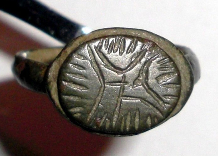 Ancient Bronze Ring Byzantine Empire 300-1400 AD. Radiant Star on Bezel