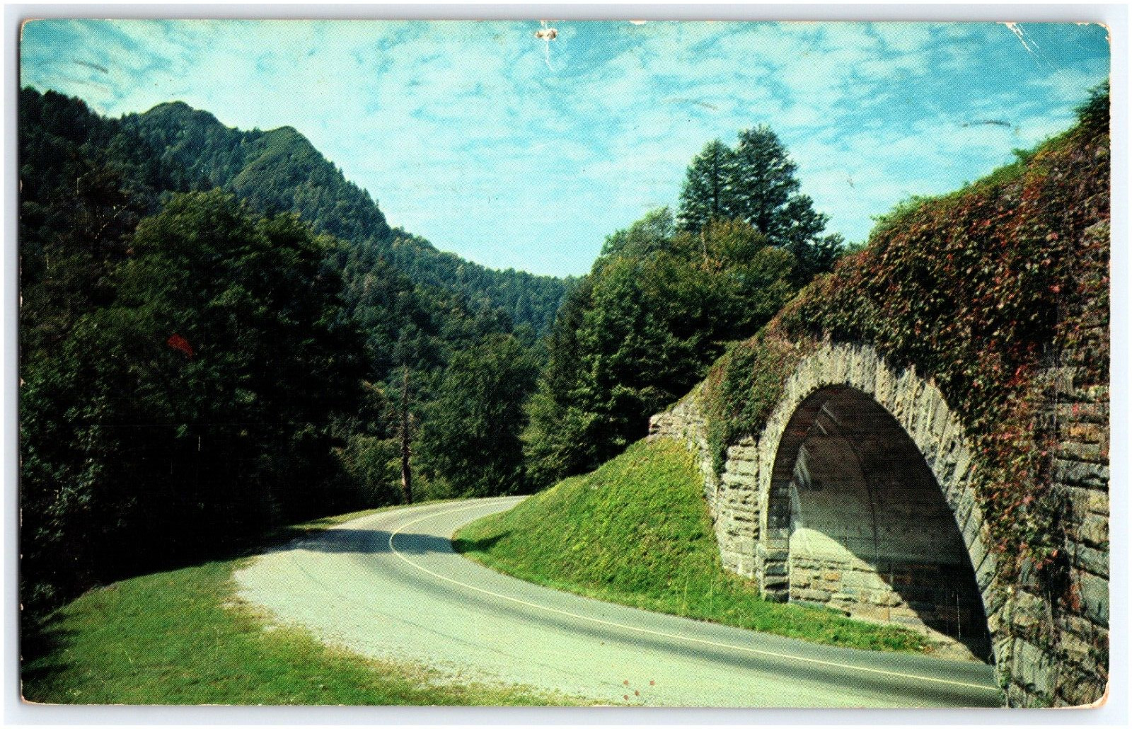 CHIMNEY TOPS AND LOOP OVERPASS US 441 TUNNEL GREAT SMOKY MOUNTAINS POSTCARD