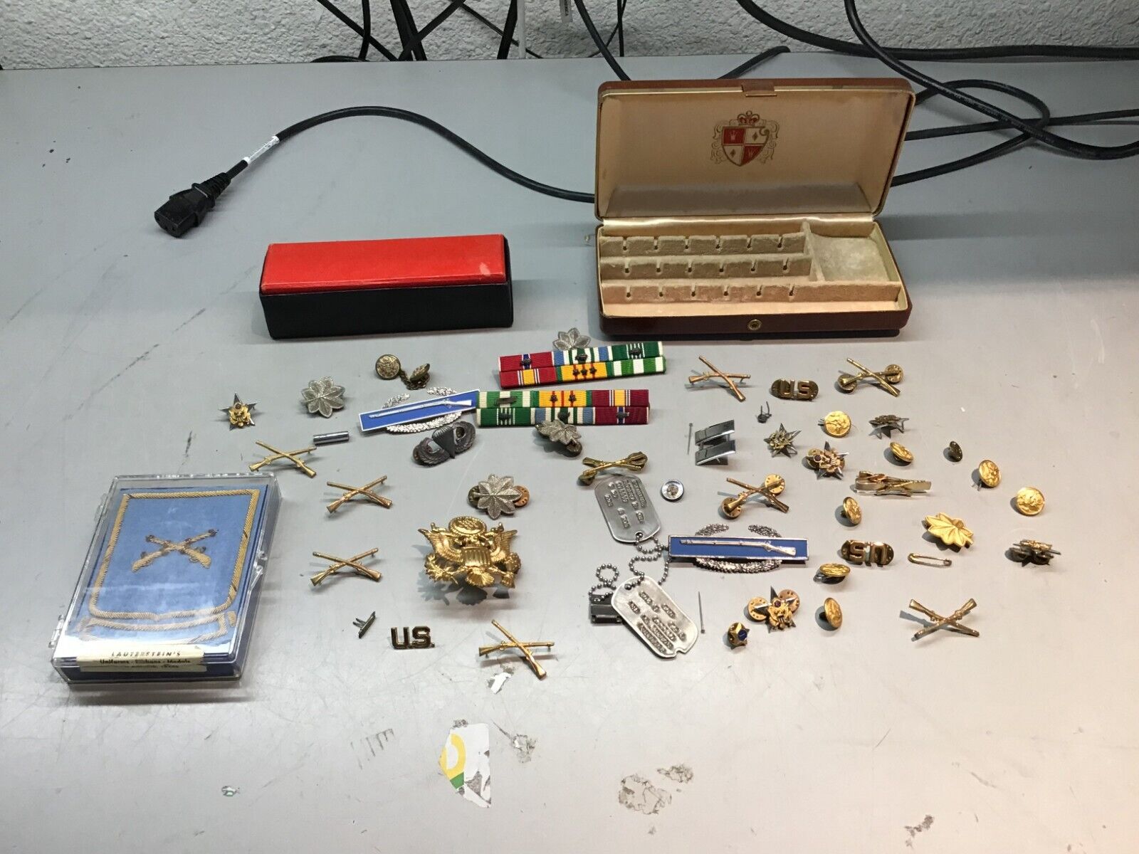 Big lot of vintage US Military pins and such