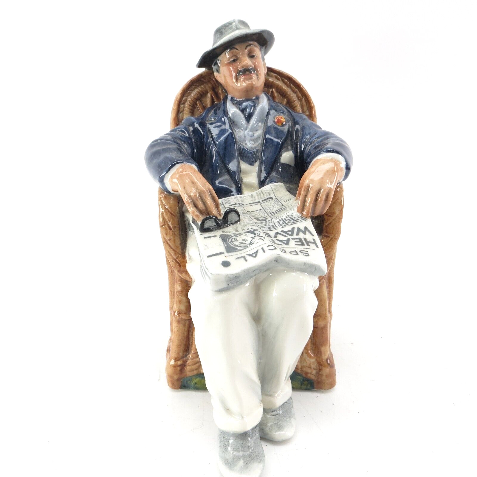 Royal Doulton TAKING THINGS EASY HN2677 Figurine  1975-1987 - The Golden Years
