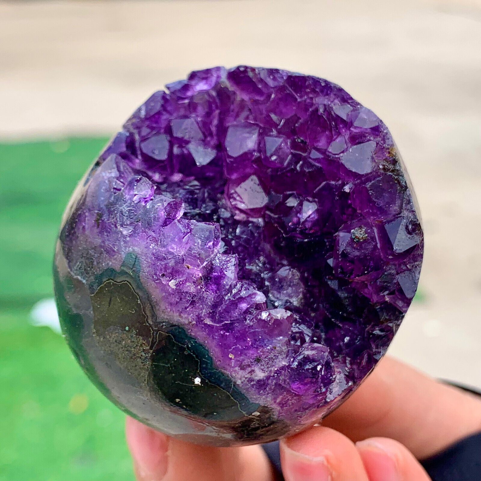 157G Natural Uruguayan Amethyst Quartz crystal open smile ball therapy