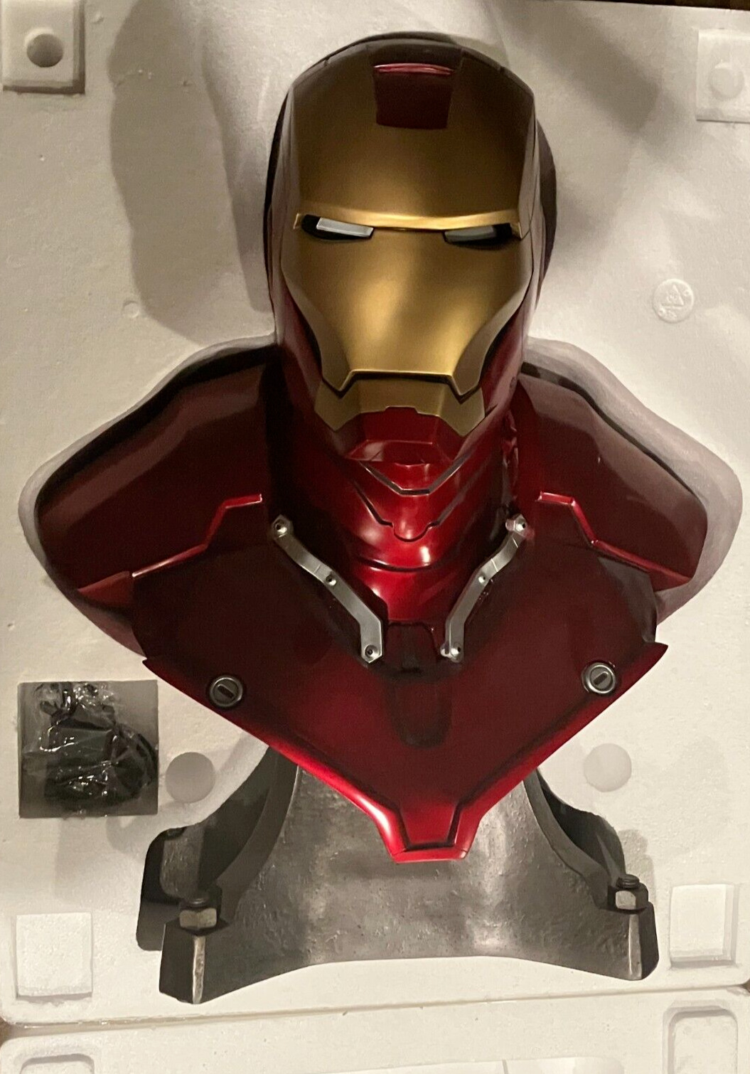 Iron Man Life-Size Bust MARK III 1/1 Scale - Sideshow Statue