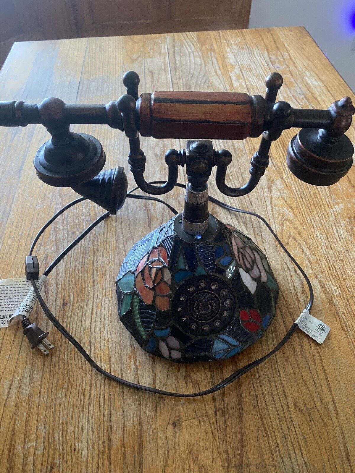 tiffany style table lamp vintage telephone accent, antique multicolor Stainglass