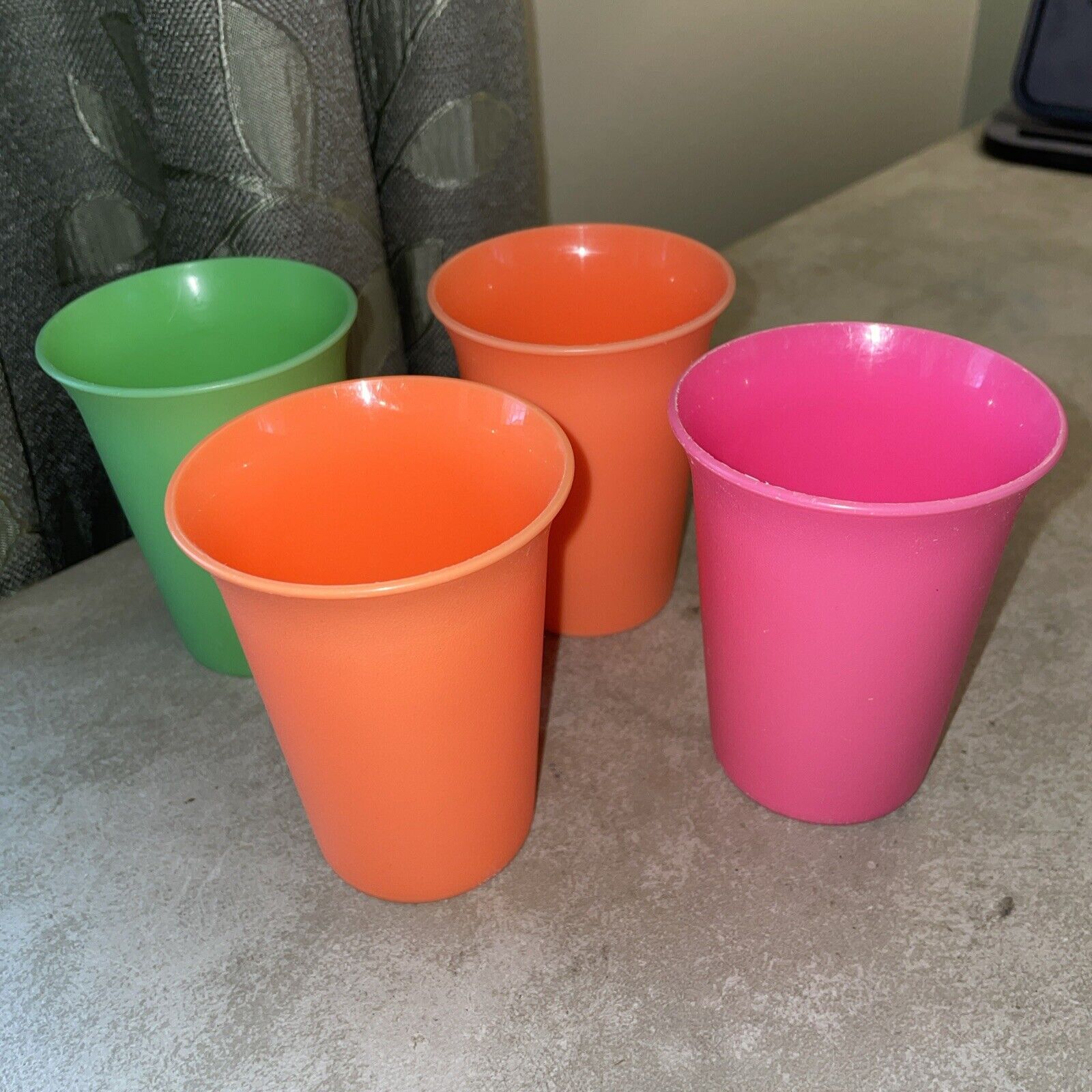 VINTAGE Tupperware Bell Tumblers 109 Cups BRIGHT COLORS Made In USA
