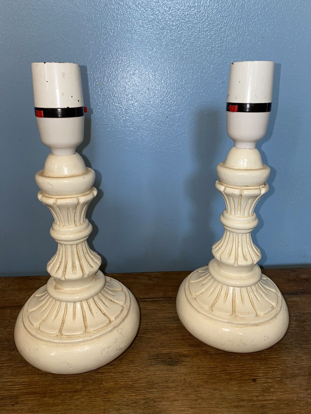 A Pair Of Old Vintage Retro Beige Plaster Chalkware Lamp’s