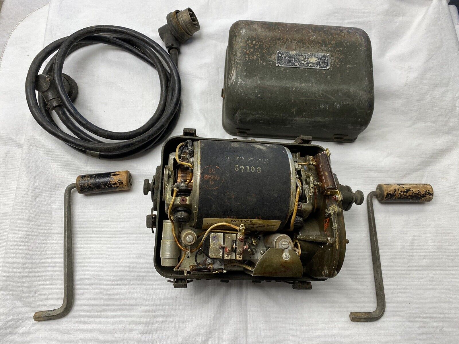 US Army Signal Corps Generator GN58 Military Collectable