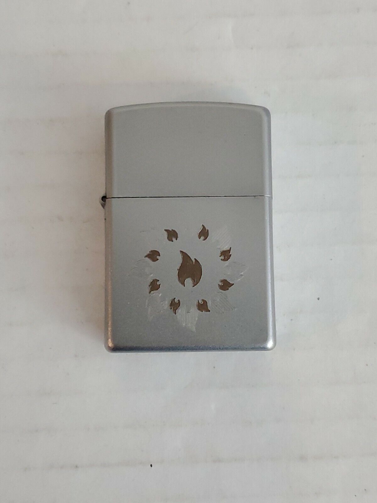 VINTAGE ZIPPO FLAME JEWISH STAR LIGHTER MADE IN USA  SILVER  J 11