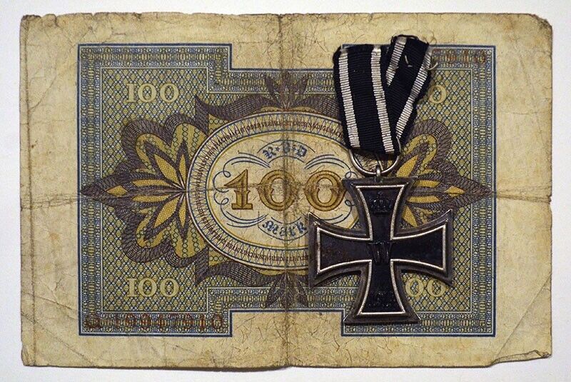 Original WW1 WWI German Iron Cross 2nd Class EK2 Marked LW & 100 RM Banknote