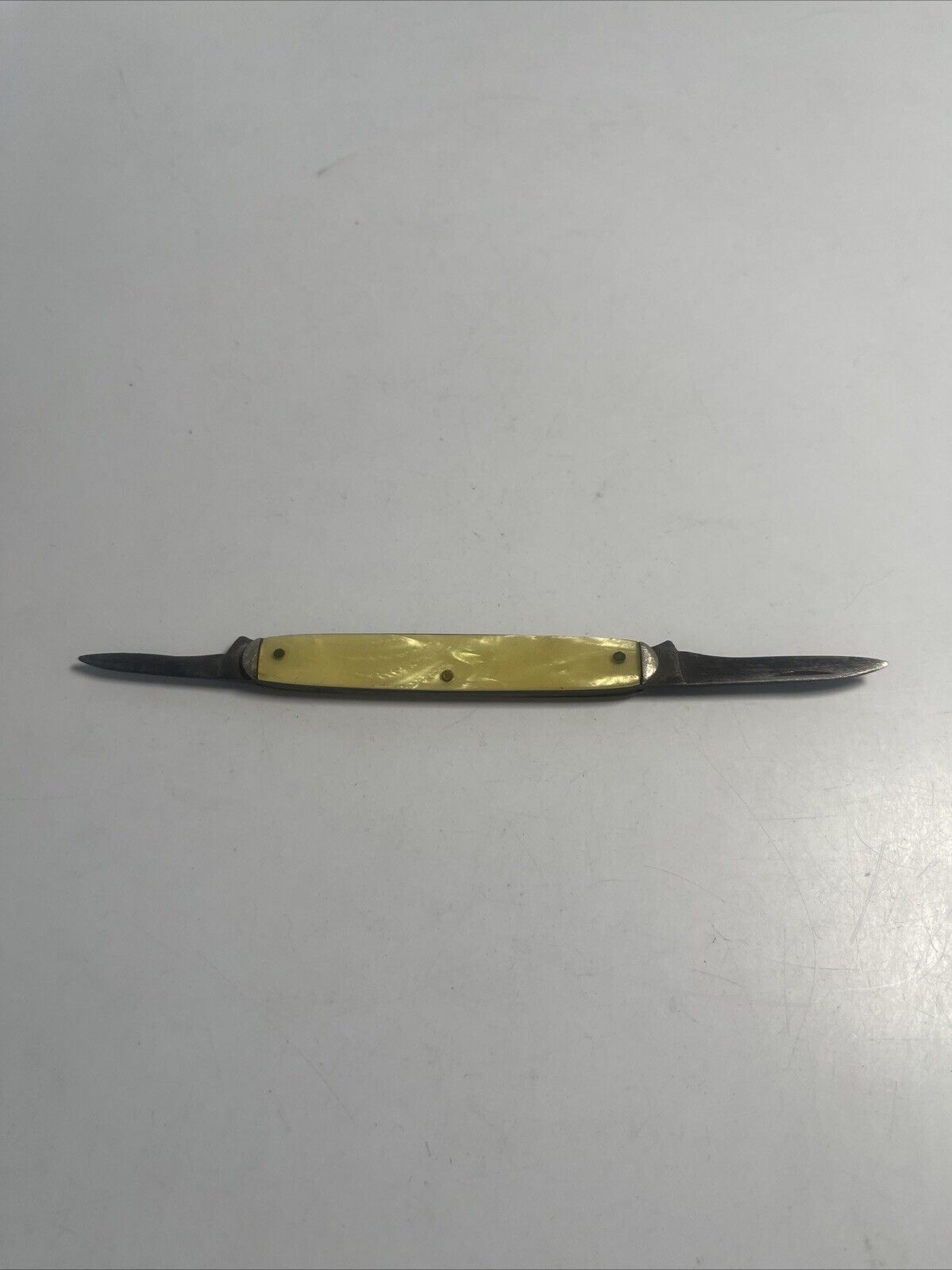 Vintage Camillus No. 42 Two Blade Pen Knife Yellow Handles New York