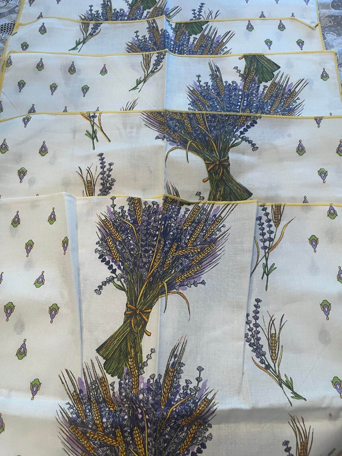 Stunning  Cloth Napkins Lavender Bouquets Set of 6 - 15x15”