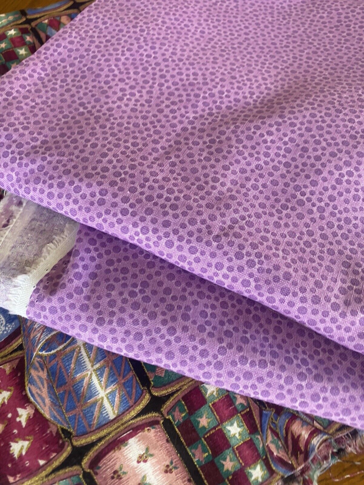 VINTAGE LAVENDER & PURPLE DOTS COTTON Quilting Weight Crafts FABRIC Bubbles BTHY
