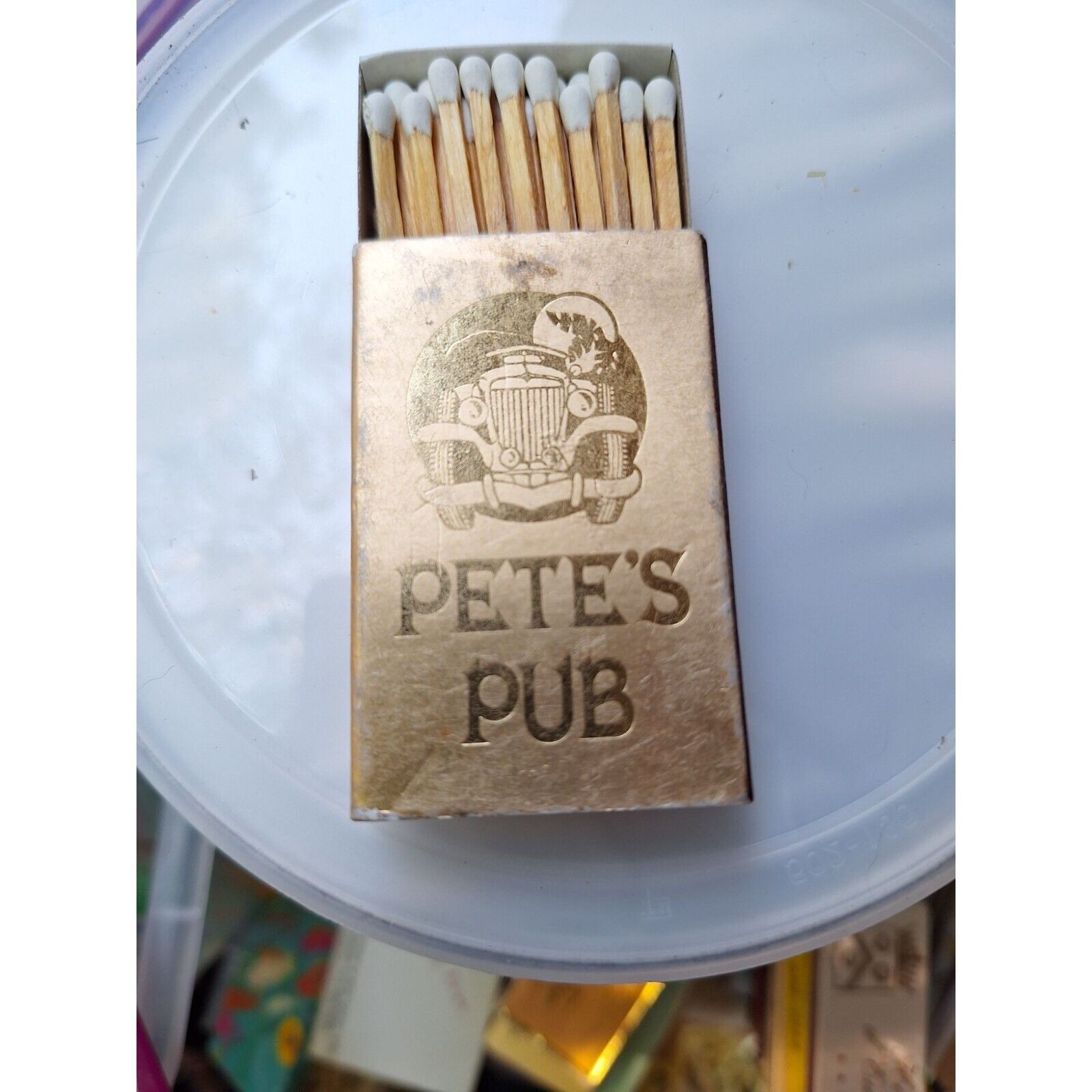 Matchbox Pete\'s Pub International Hotel, New Orleans Wood Matches Gold Foil