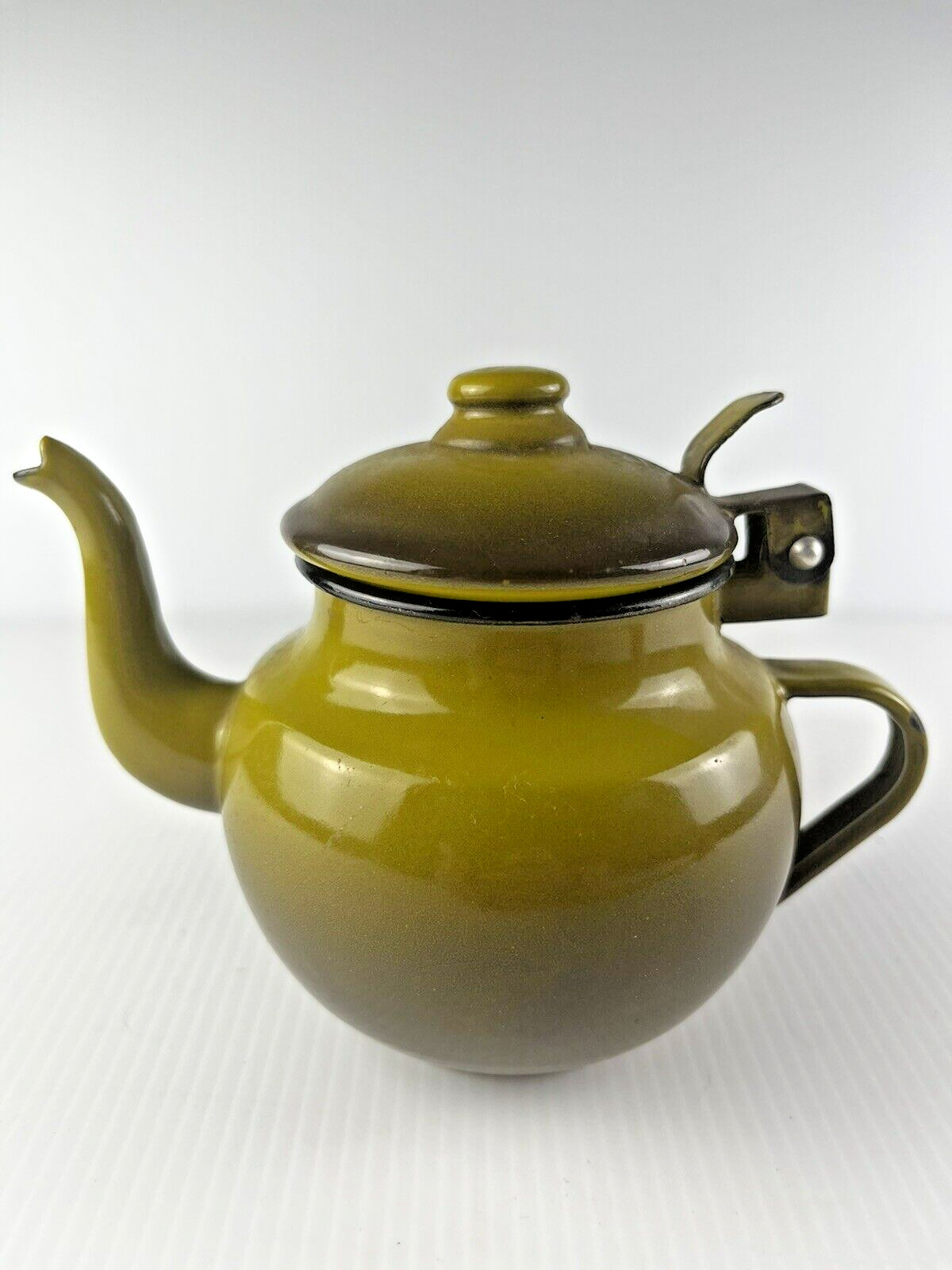 Vtg Little Enamelware Teapot W/ Hinged Lid Avocado Green Ombre 4.25\