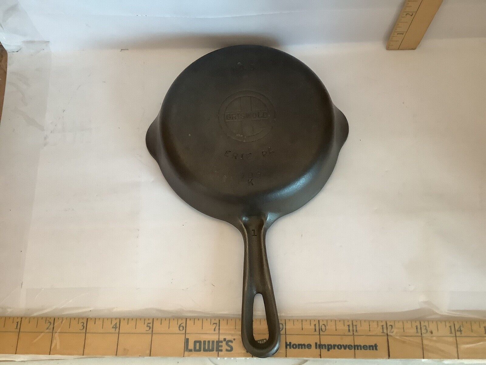 Griswold Cast Iron Skillet No. 3, Small Block Logo, Groove Handle