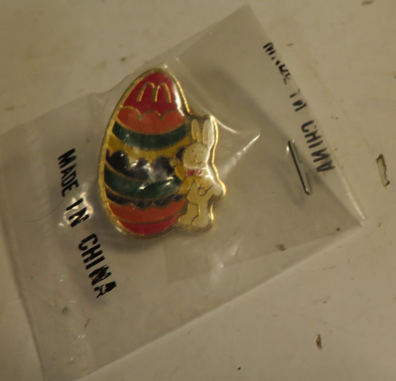 Old McDonald\'s Crew Exclusive Holiday Easter Egg Bunny Pin Sealed 1\