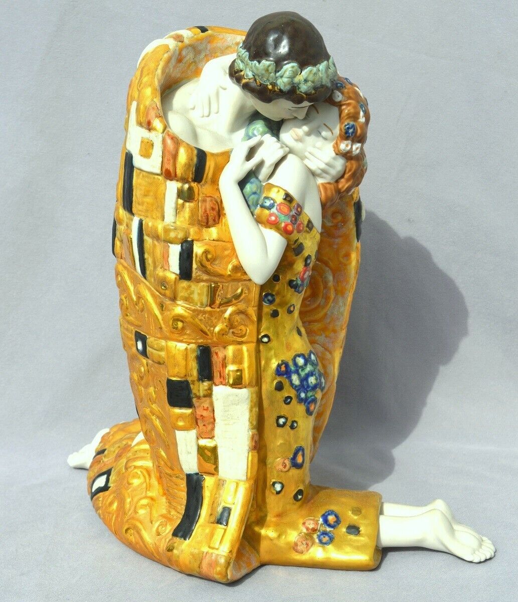 LLADRO 8667 “THE KISS” 2012 Limited Edition - Based on Painting by Gustav Klimt