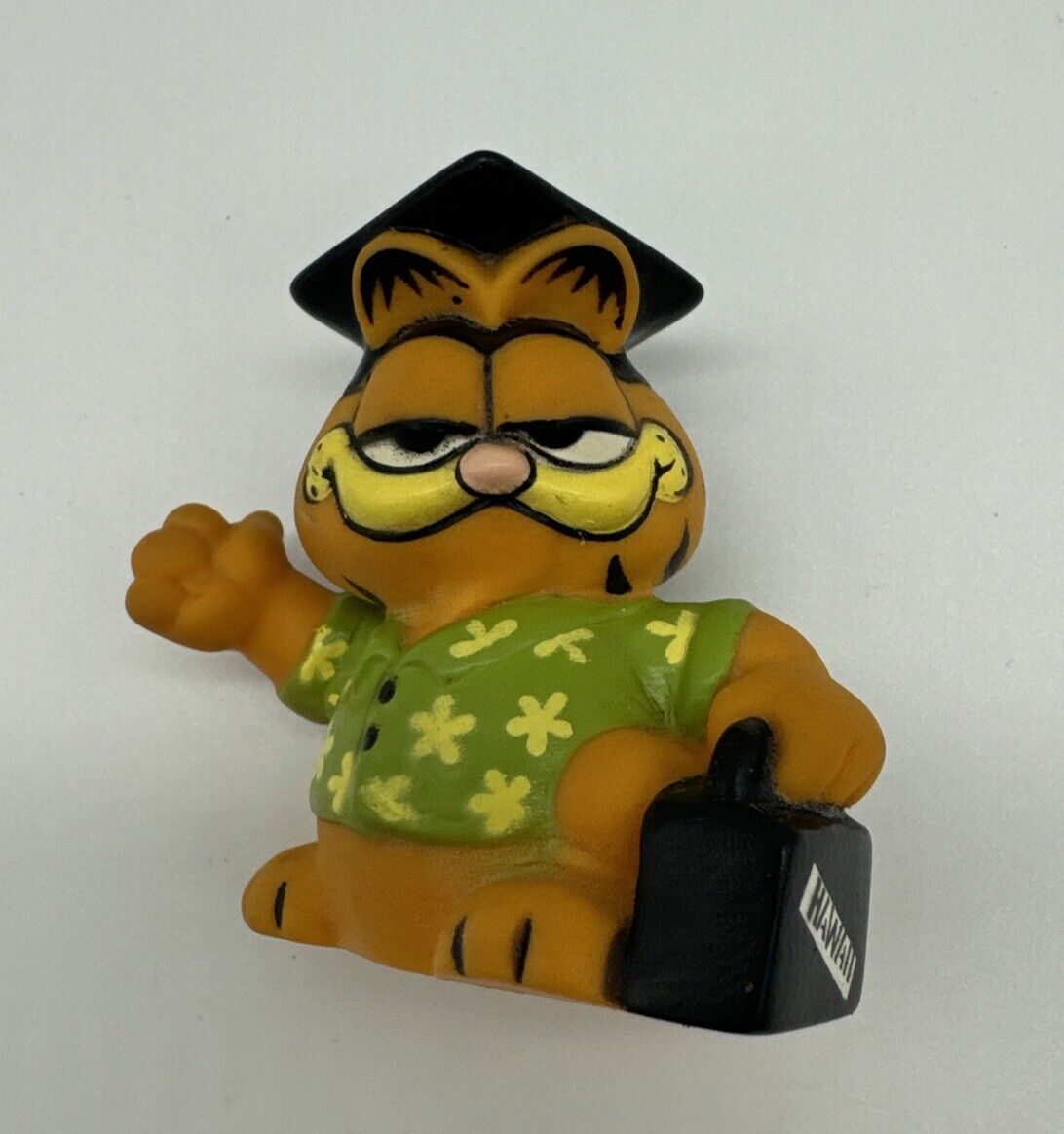 Garfield Hawaii Graduation Thumbs Up Vacation Vintage Figure 1978-1981