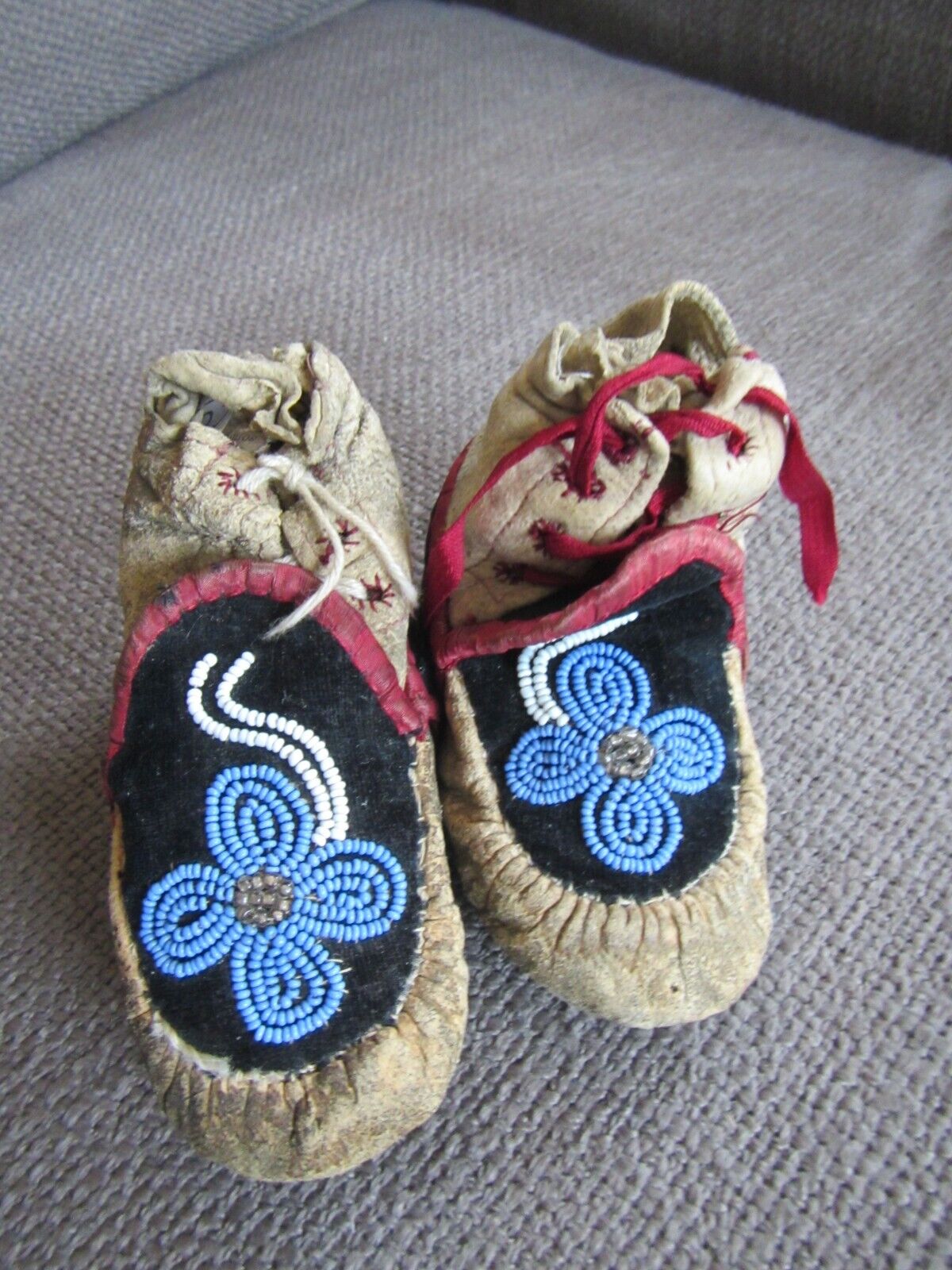Early Antique Woodland Tribe Native American Beaded Moccasins~Pucker Toe