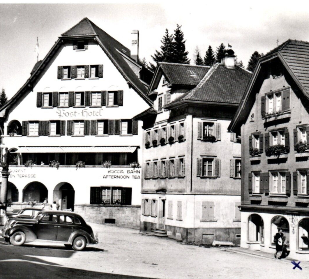 Vtg 1952 Postcard European Hotel & Restaurant Vintage Auto People Street View-H7