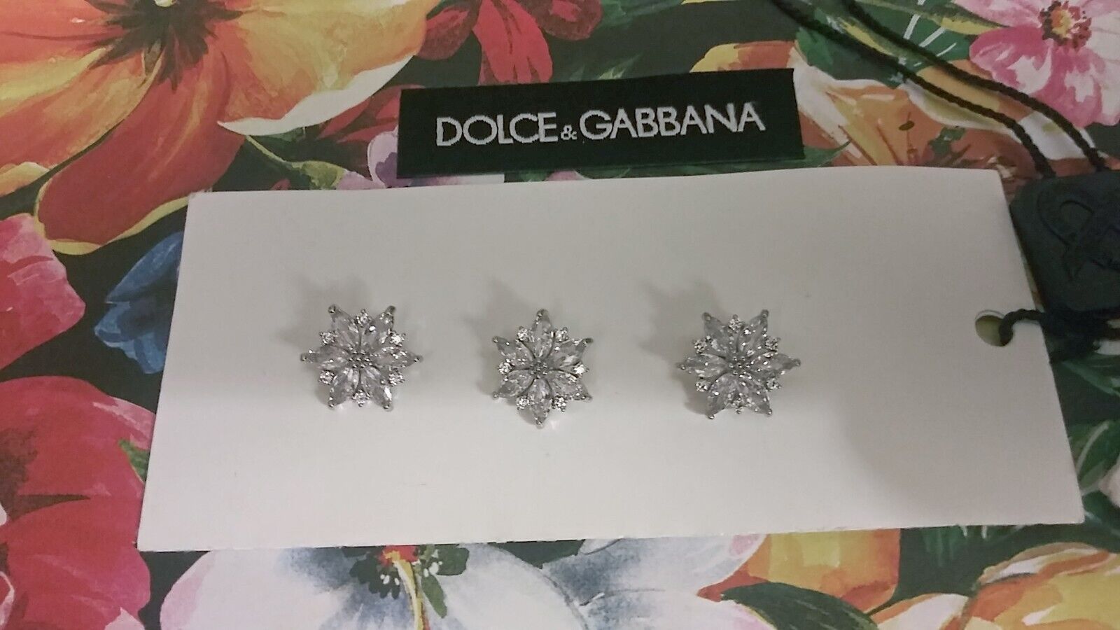 Dolce & Gabbana Button 14 mm Flower Crystals and Silver tone metal