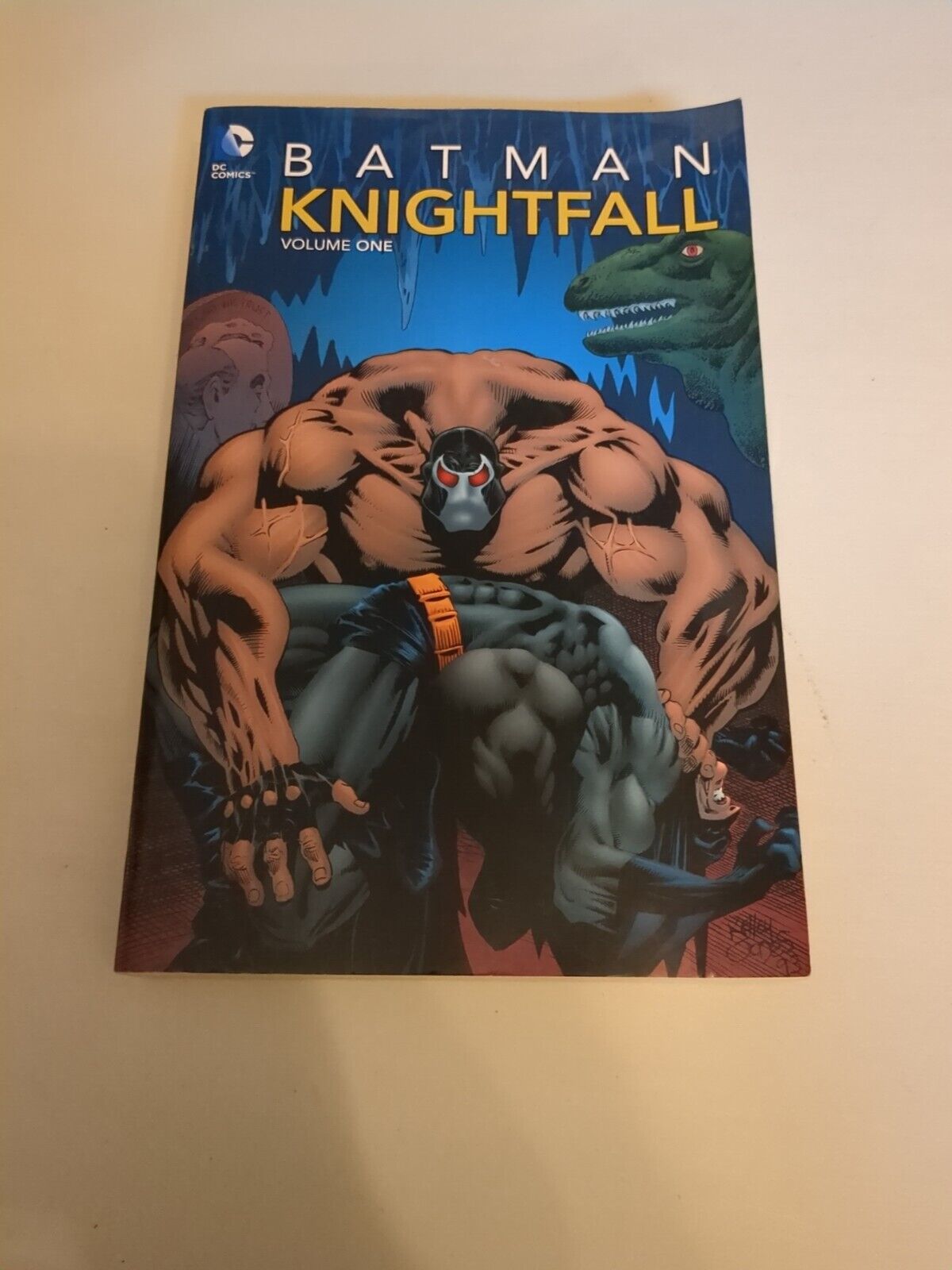 BATMAN KNIGHTFALL Volume 1 DC Deluxe TPB