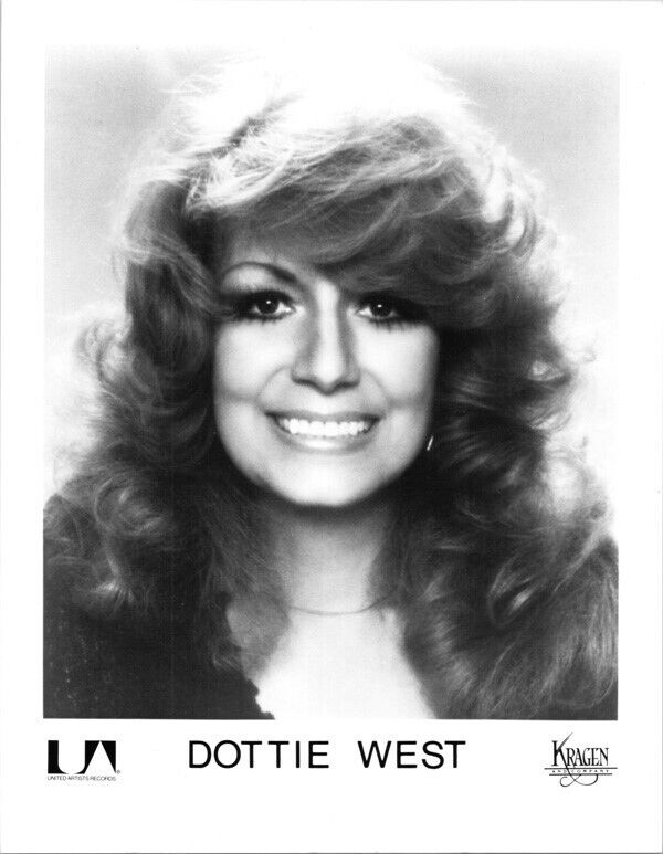 Dottie West 1977 United Artists promotional 8x10 inch photo